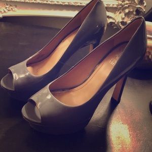 Gray Vince Camuto peep toe pumps